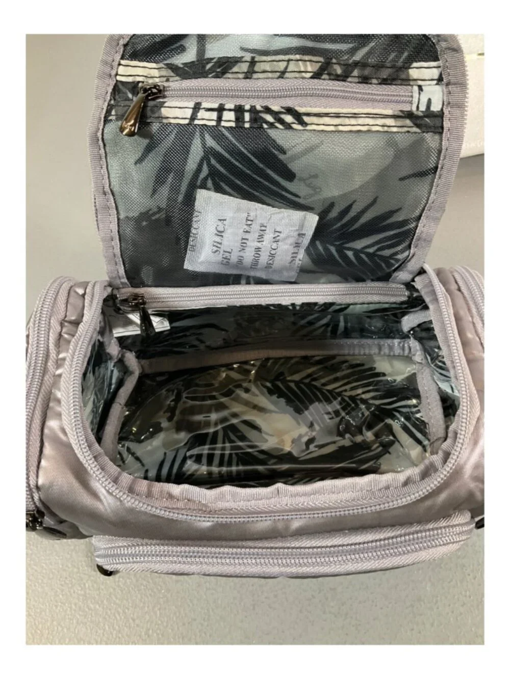 Lug Mini Trolley Cosmetic Case in Metallic Pearl - Zipper, ColorJoy Collection - Picture 4 of 6